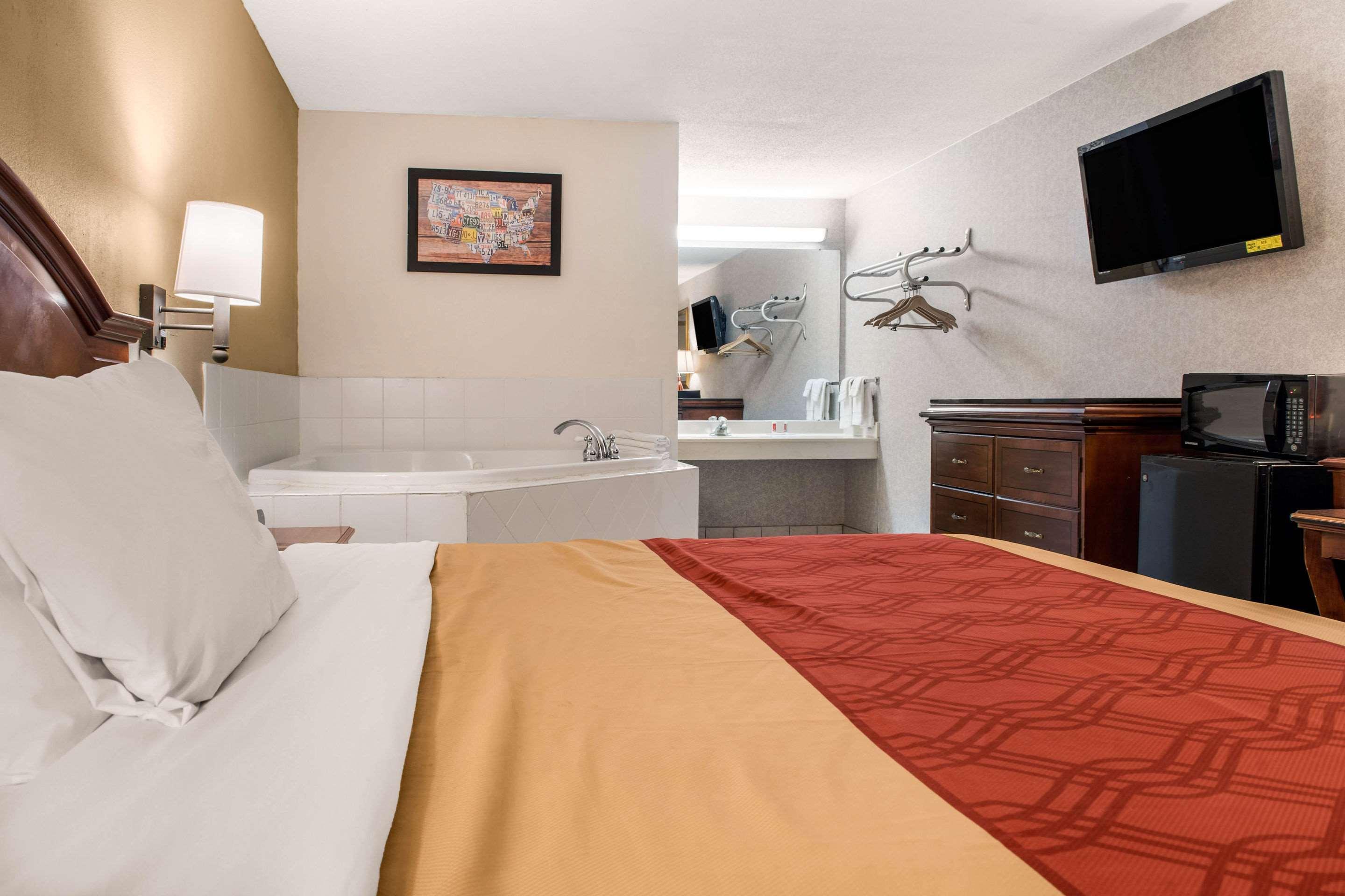 Econo Lodge Holland Exteriör bild